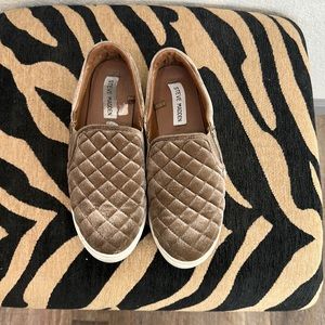 Steve Madden Slip Ons